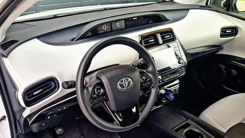 Toyota Prius | 17
