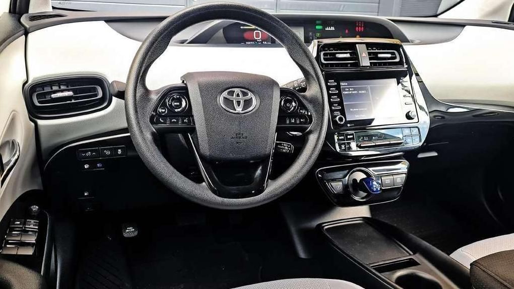 Toyota Prius | 16