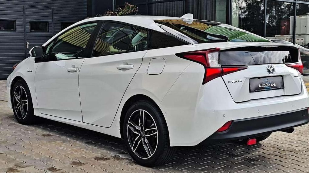 Toyota Prius | 11