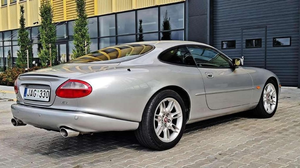 Jaguar XKR | 12