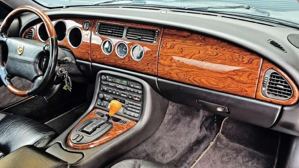 Jaguar XKR | 22
