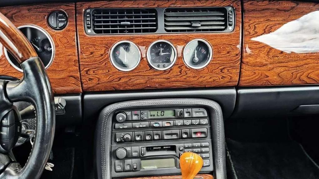 Jaguar XKR | 19