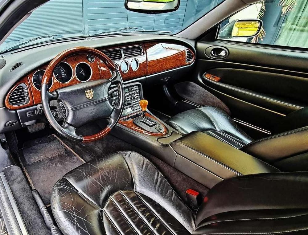 Jaguar XKR | 16