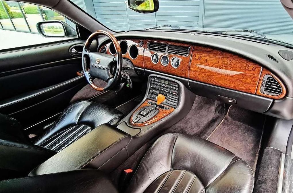 Jaguar XKR | 23
