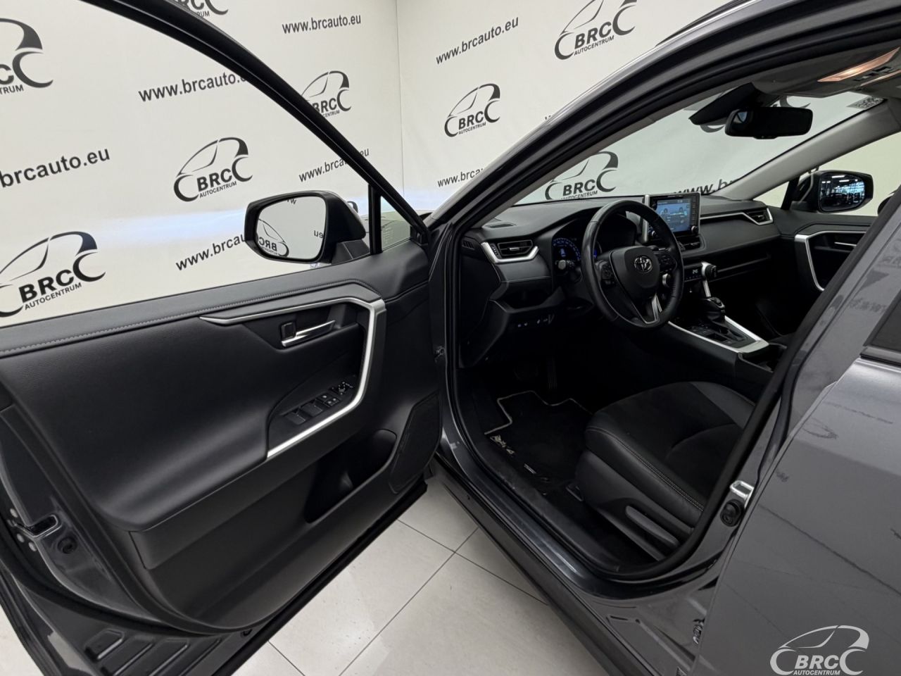 Toyota RAV4 | 16