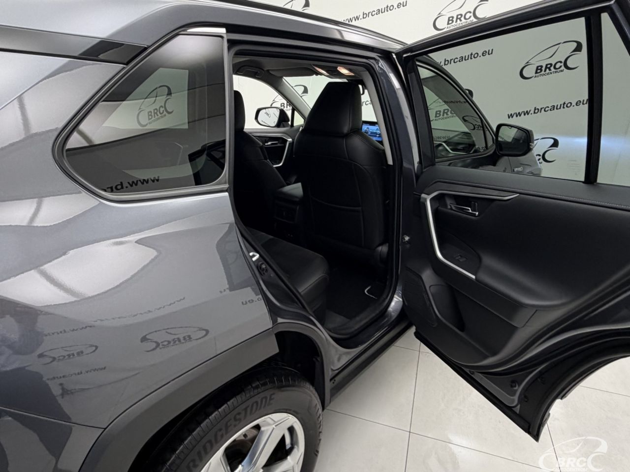 Toyota RAV4 | 10