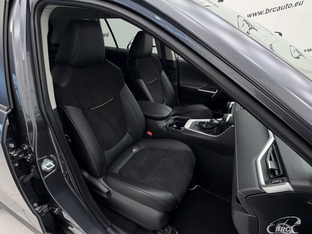 Toyota RAV4 | 6