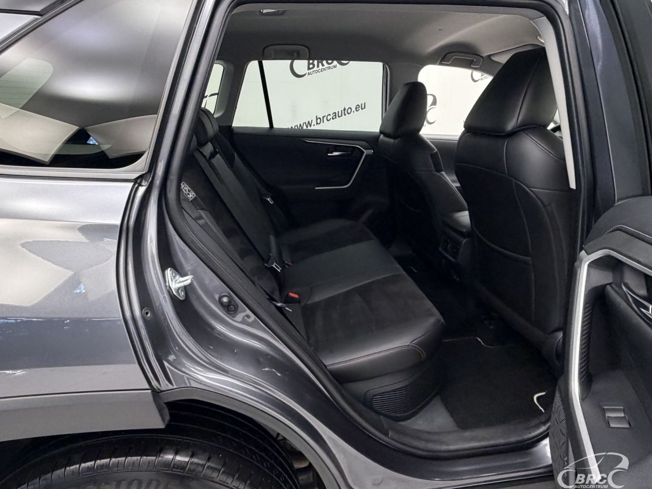 Toyota RAV4 | 9