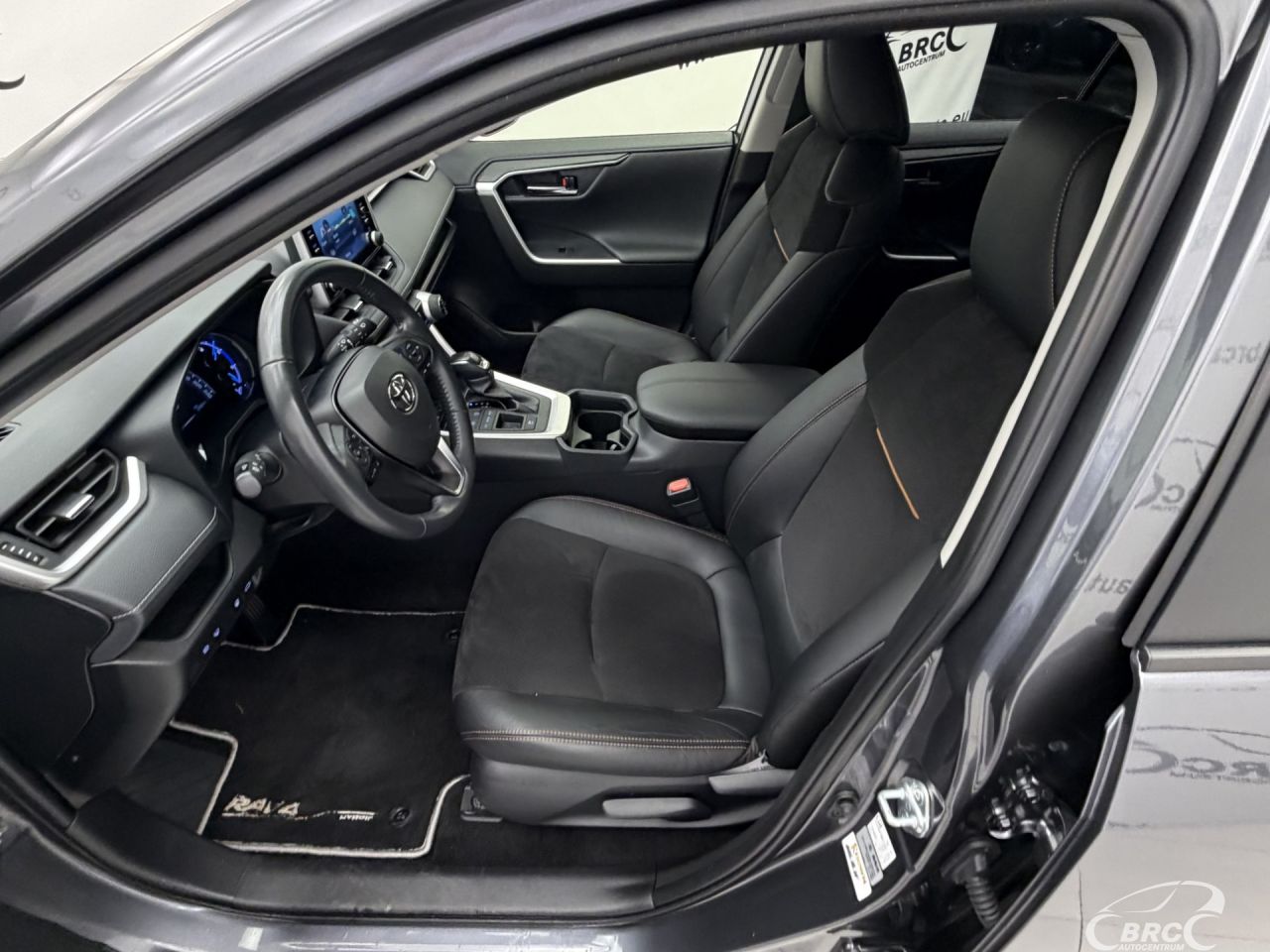 Toyota RAV4 | 18