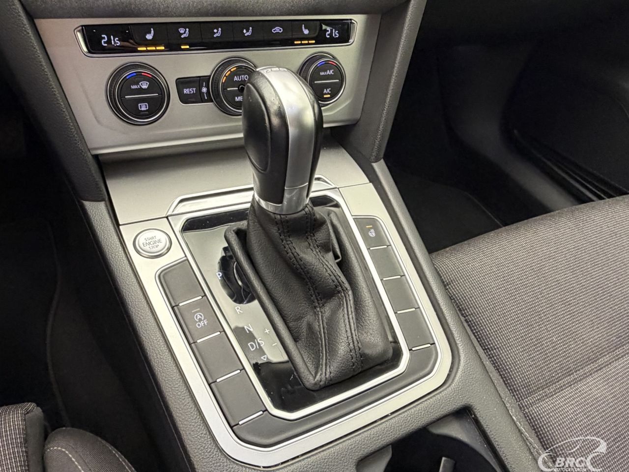 Volkswagen Passat | 25