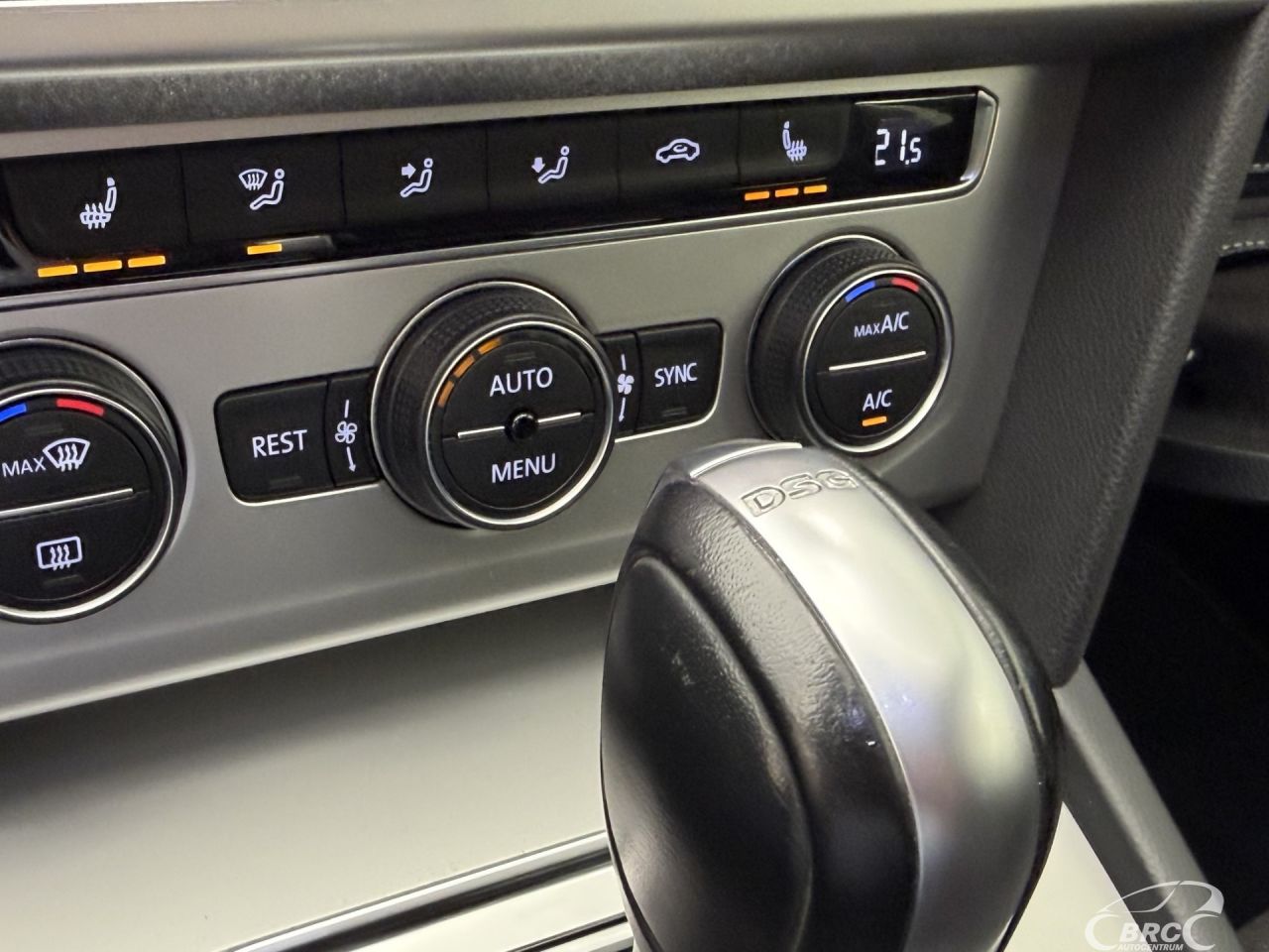 Volkswagen Passat | 40