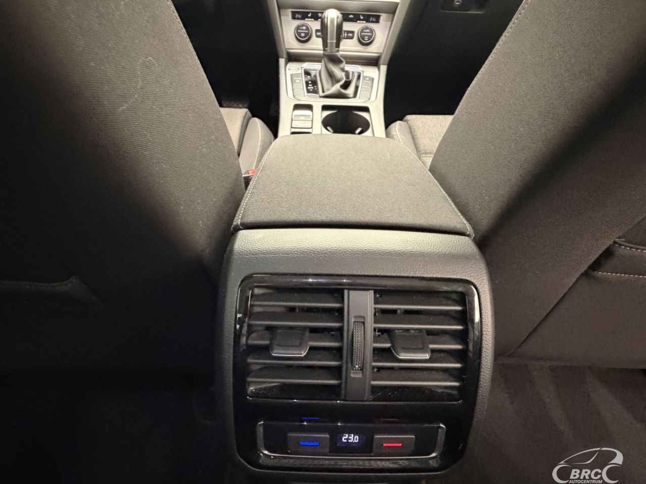 Volkswagen Passat | 12