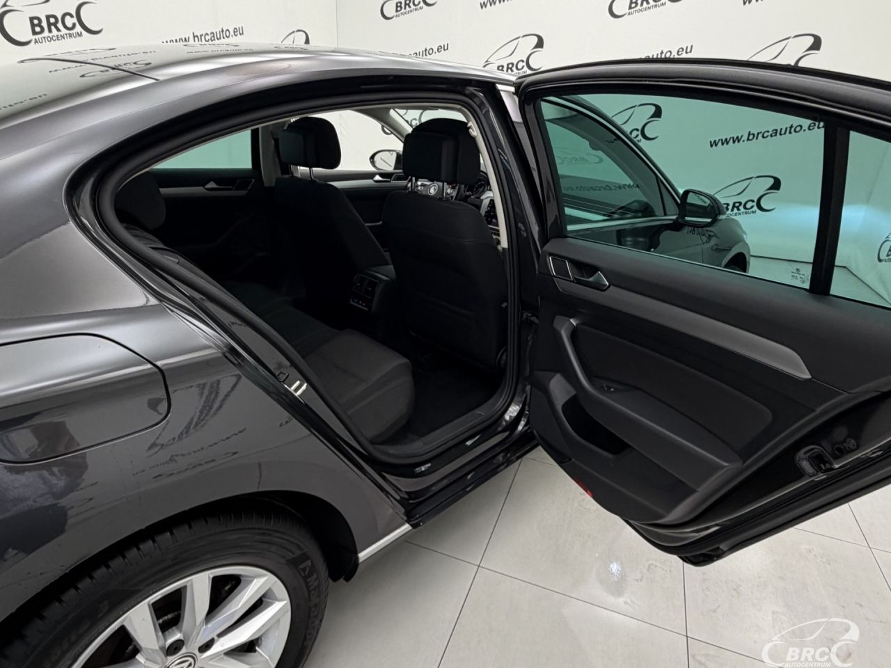 Volkswagen Passat | 11