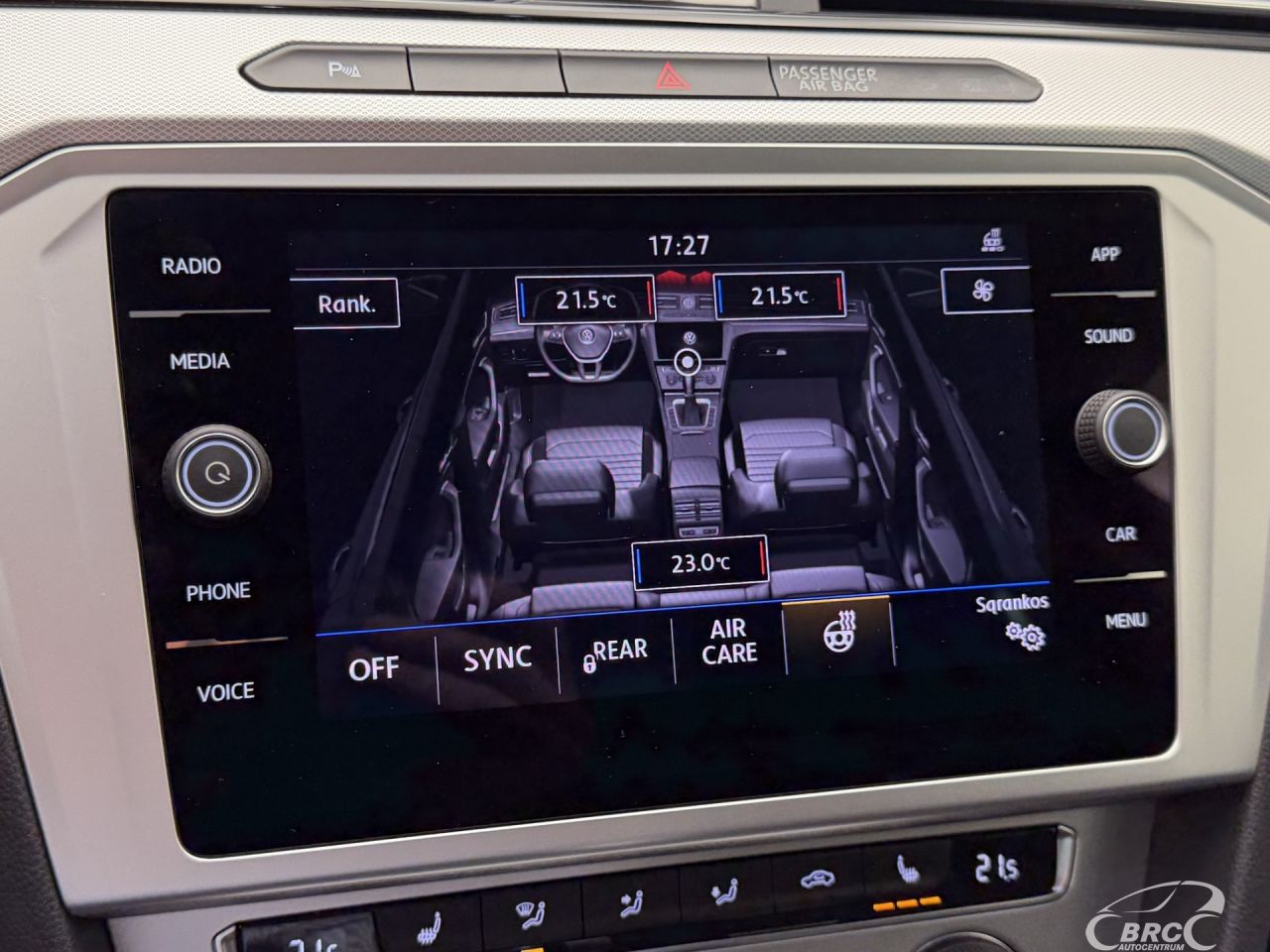 Volkswagen Passat | 37