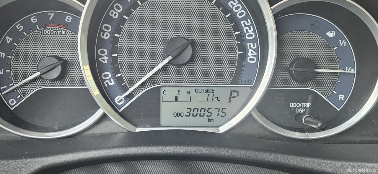 Toyota Auris | 9