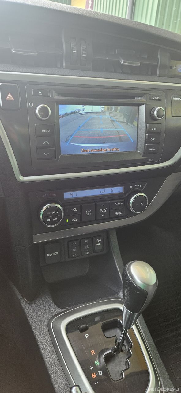 Toyota Auris | 10