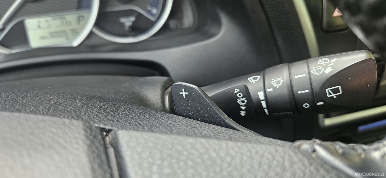 Toyota Auris | 13