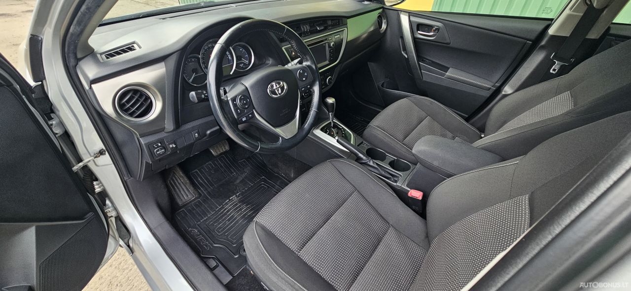 Toyota Auris | 14