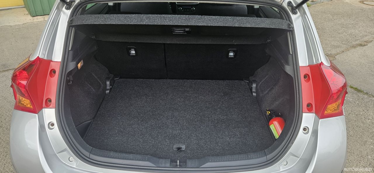Toyota Auris | 19