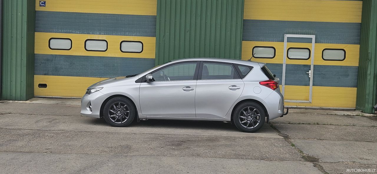 Toyota Auris | 5