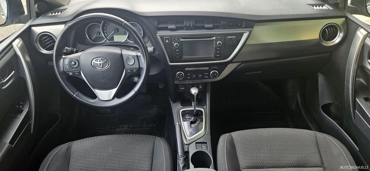 Toyota Auris | 7