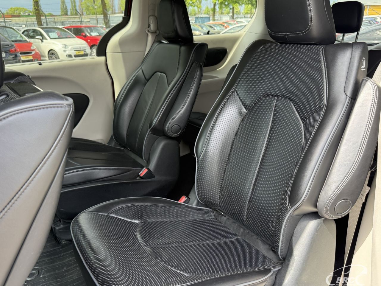 Chrysler Pacifica | 12