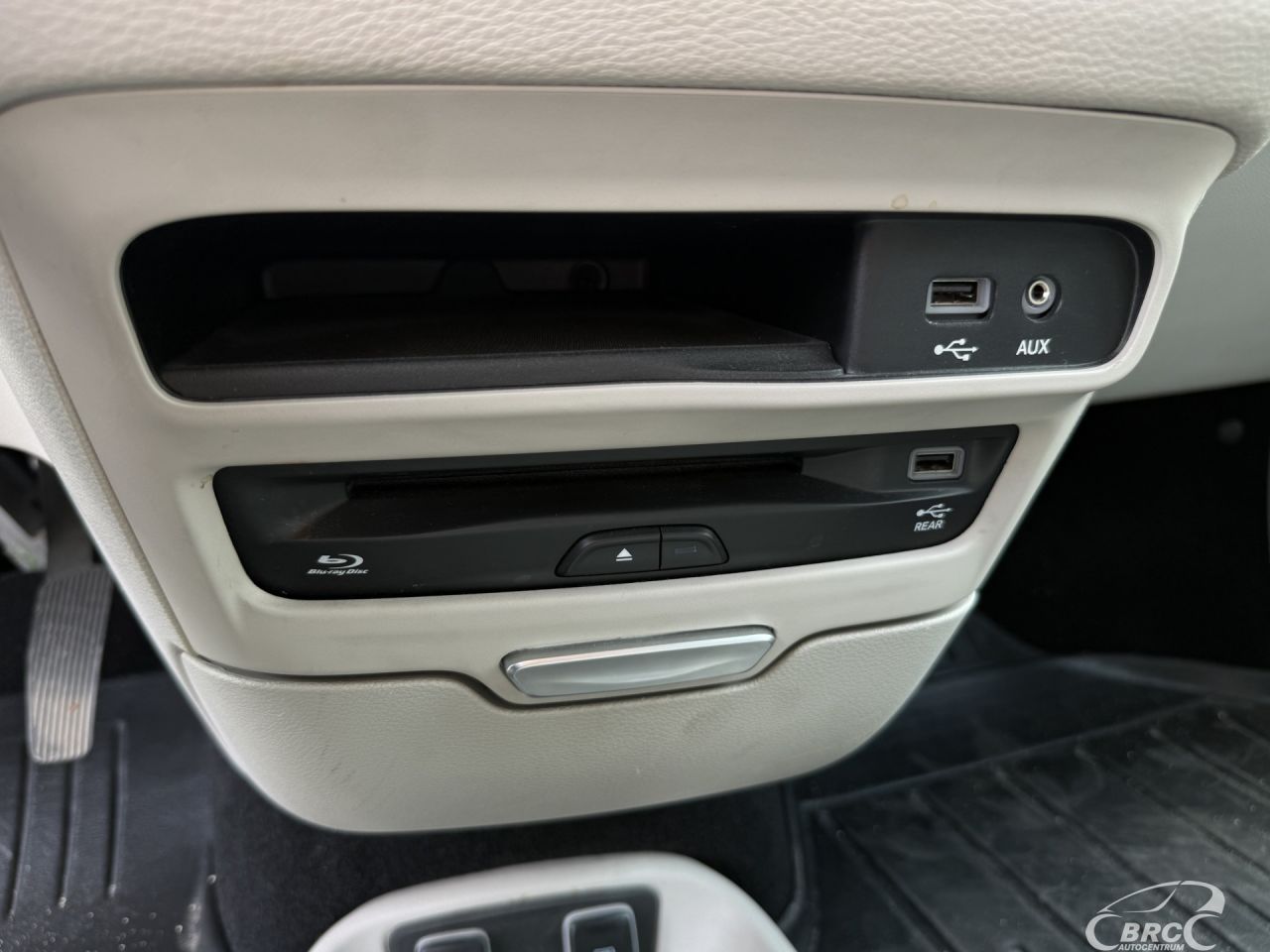Chrysler Pacifica | 33