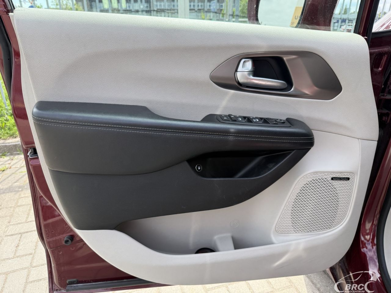Chrysler Pacifica | 14