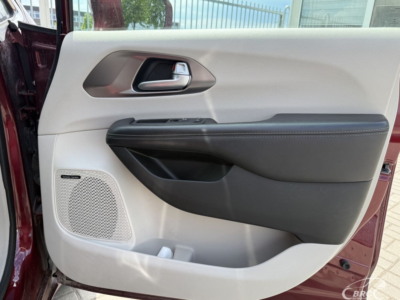 Chrysler Pacifica | 3