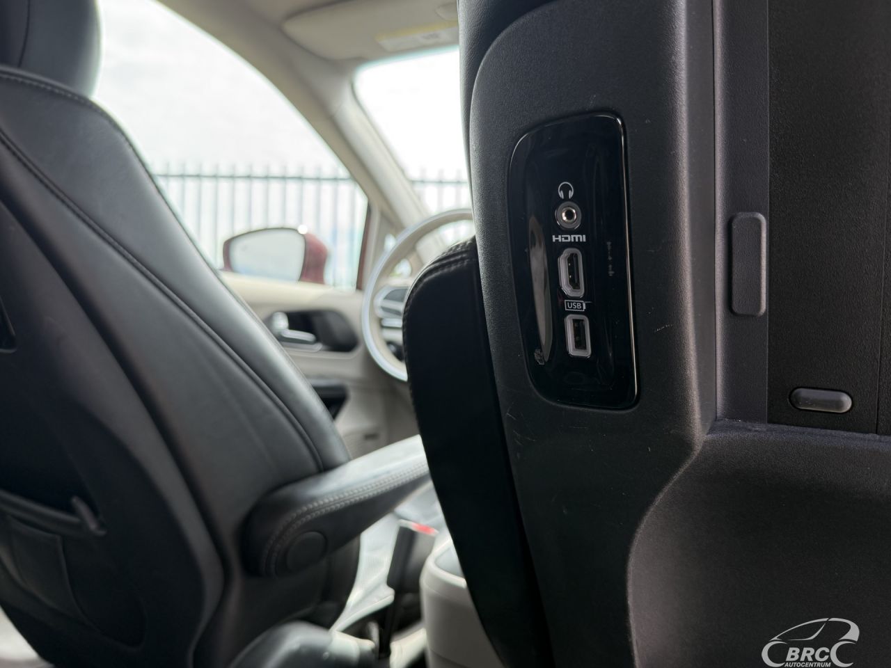 Chrysler Pacifica | 9