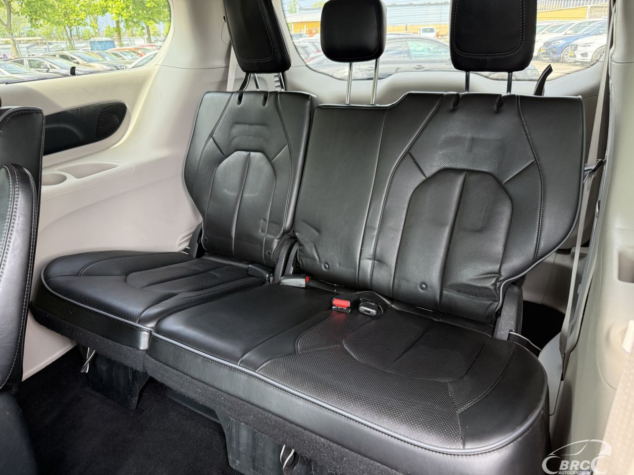 Chrysler Pacifica | 13