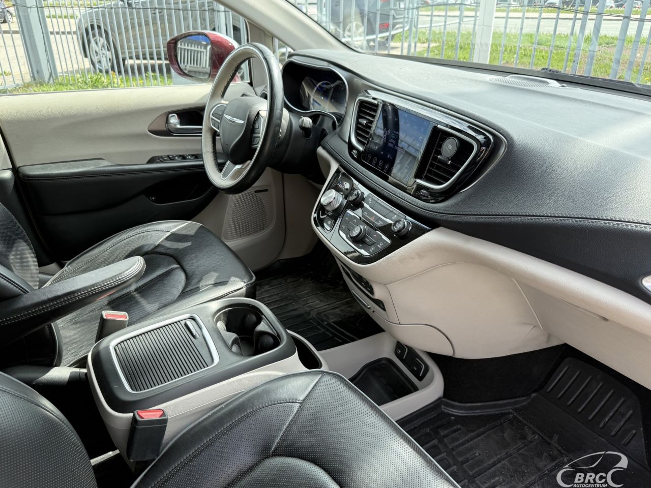 Chrysler Pacifica | 4
