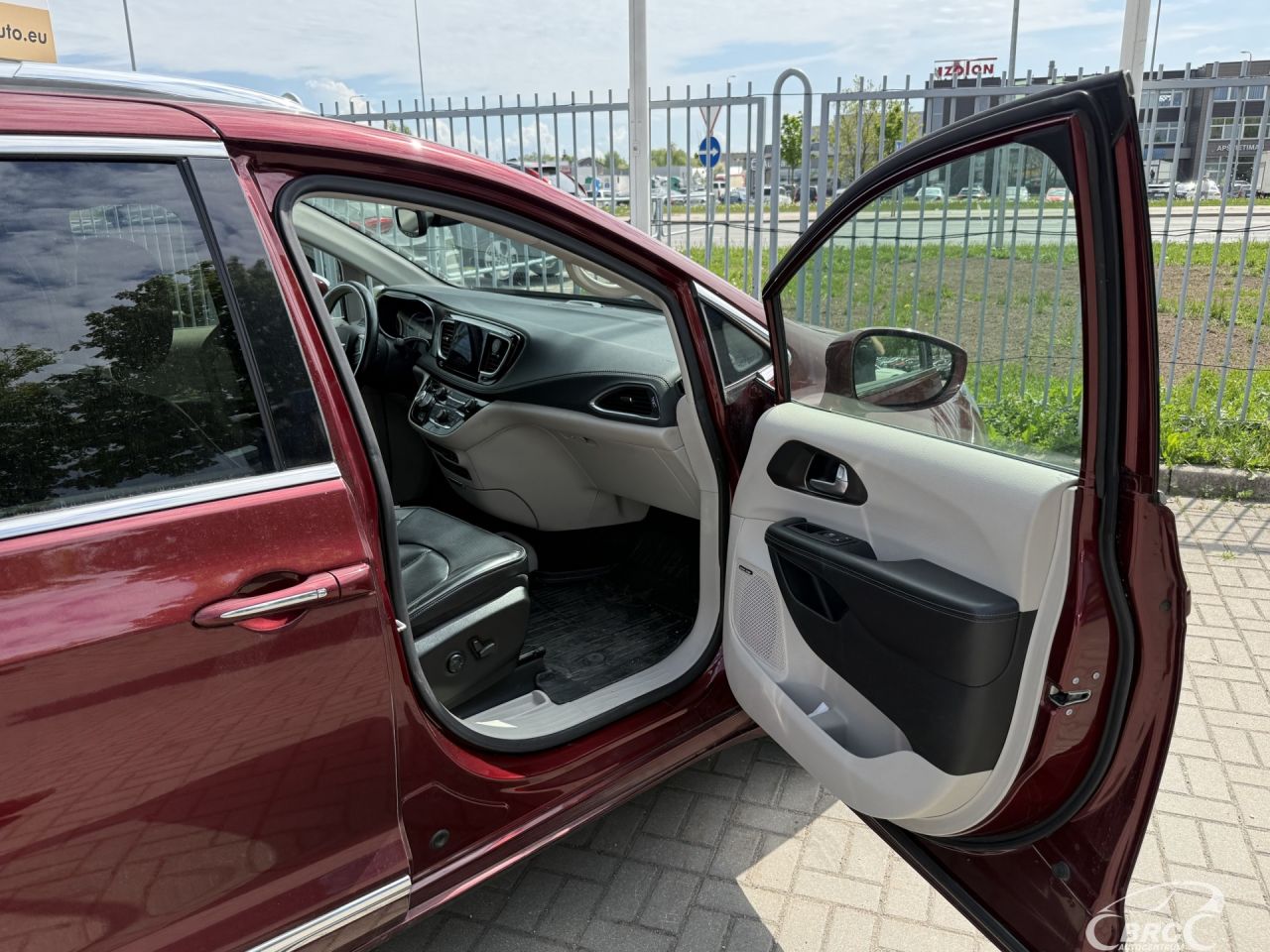 Chrysler Pacifica | 2