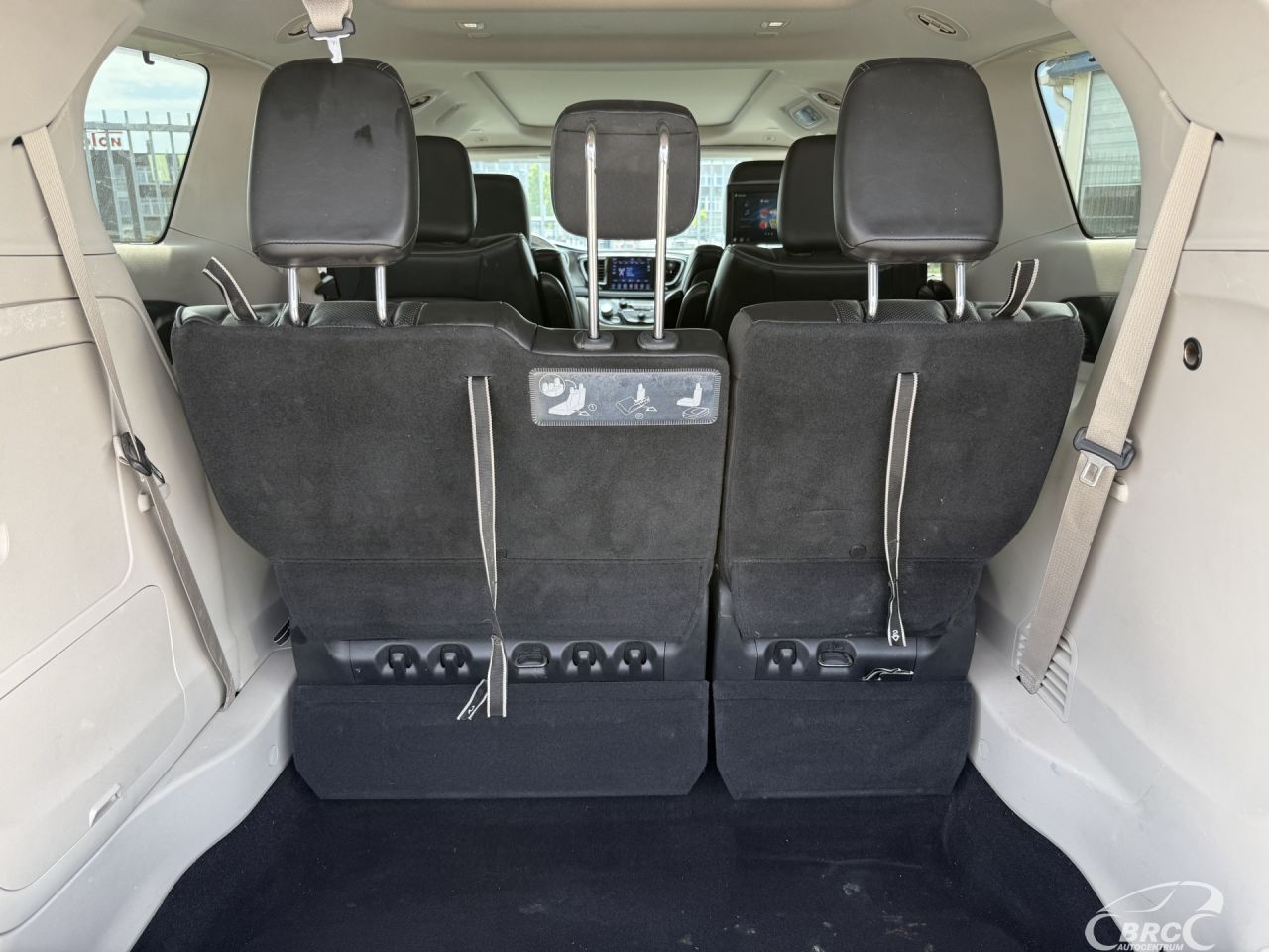 Chrysler Pacifica | 10