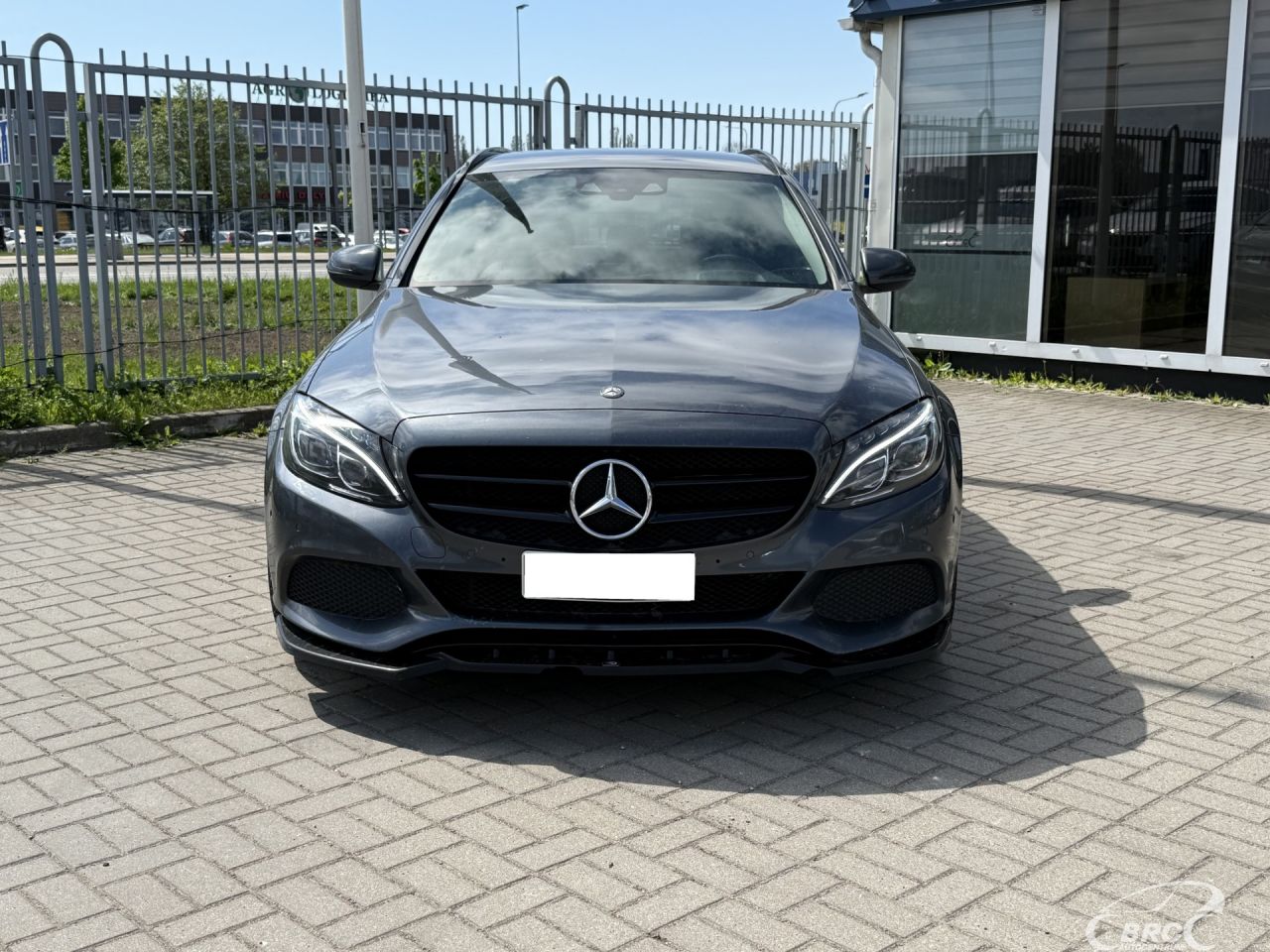 Mercedes-Benz C220 | 32