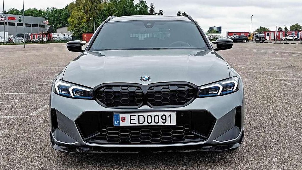 BMW 330 | 3