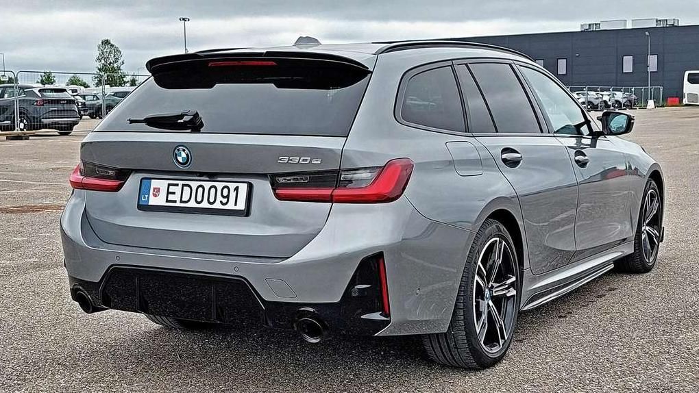 BMW 330 | 2