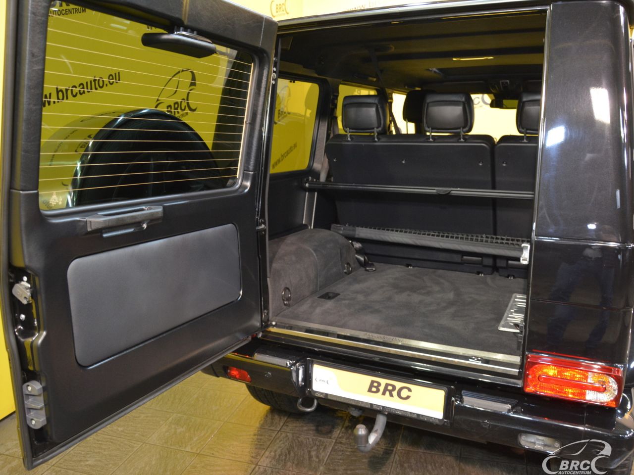 Mercedes-Benz G500 | 10
