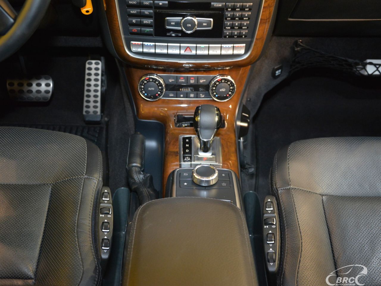 Mercedes-Benz G500 | 9