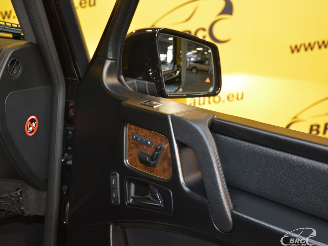 Mercedes-Benz G500 | 3