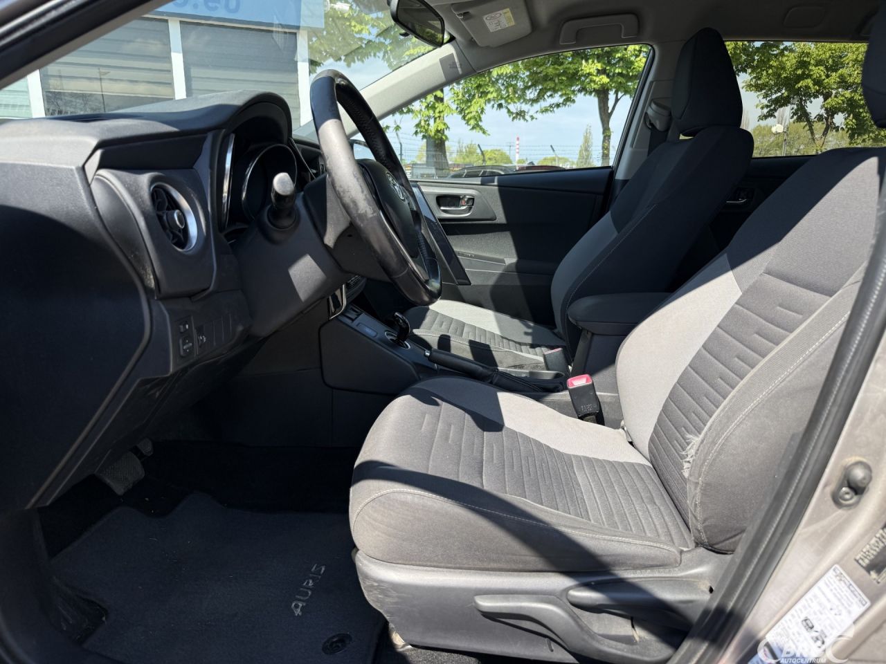 Toyota Auris | 15