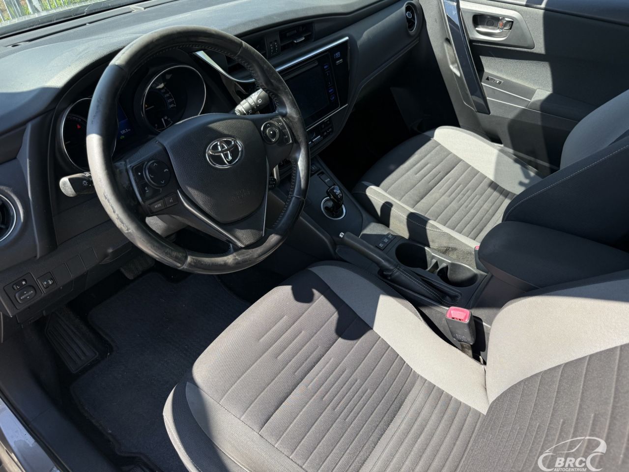 Toyota Auris | 14