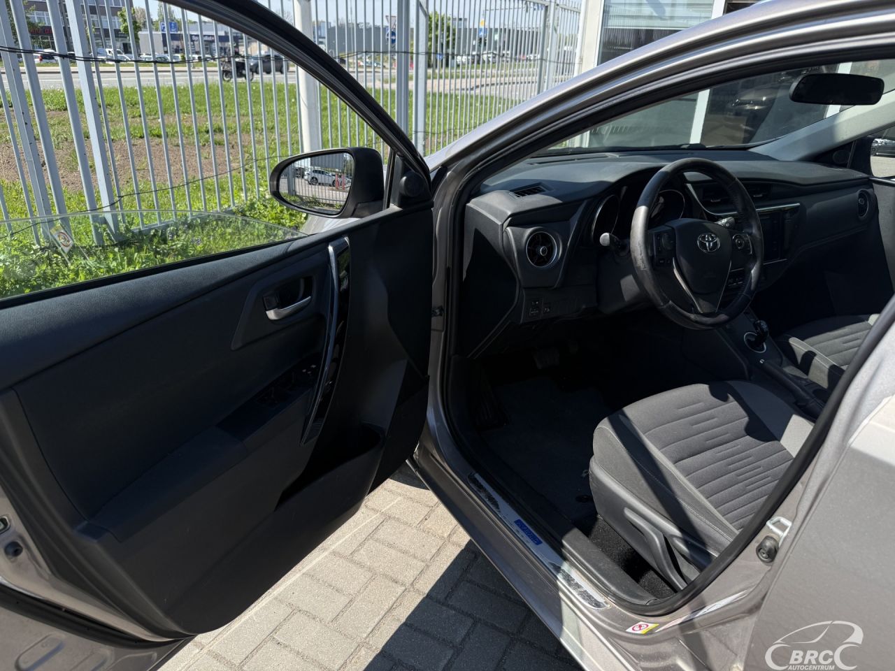 Toyota Auris | 12