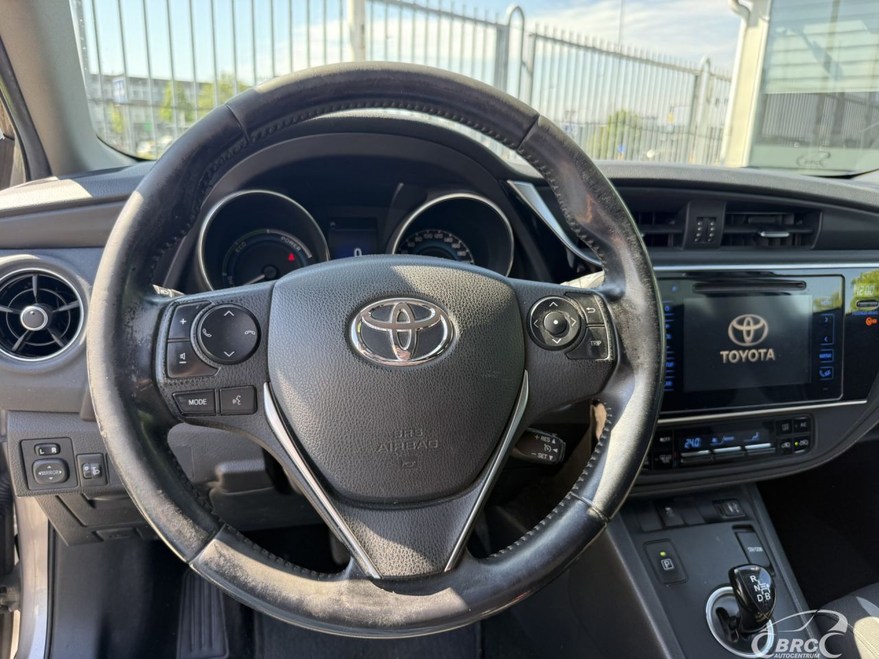 Toyota Auris | 16