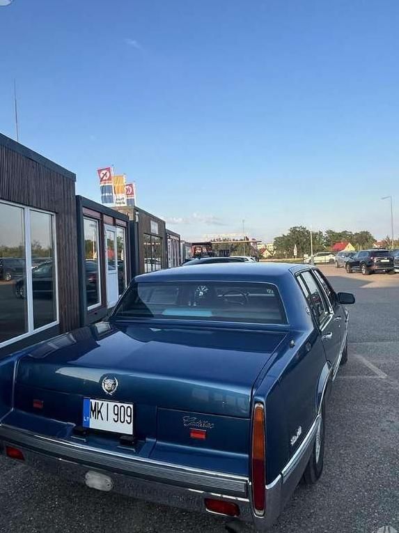 Cadillac DeVille | 8
