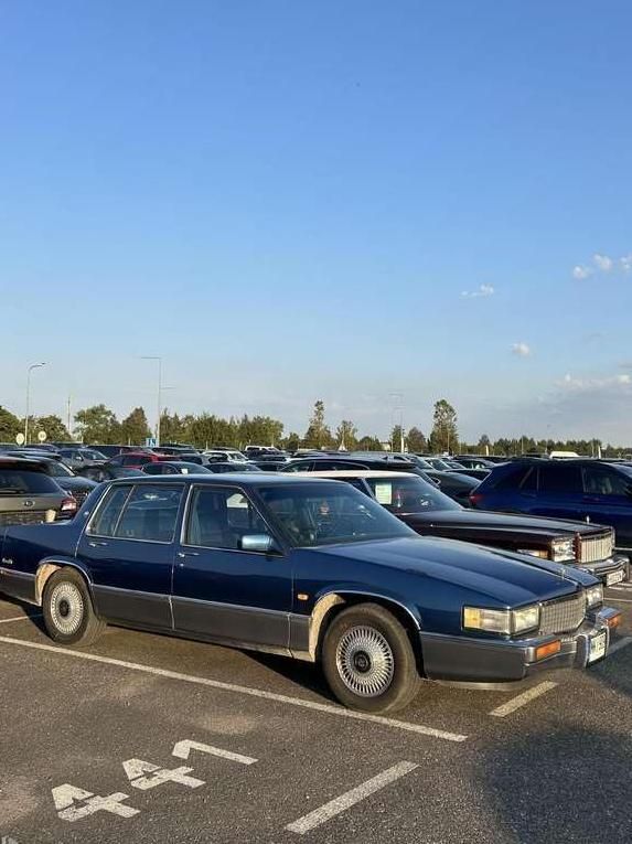 Cadillac DeVille | 14