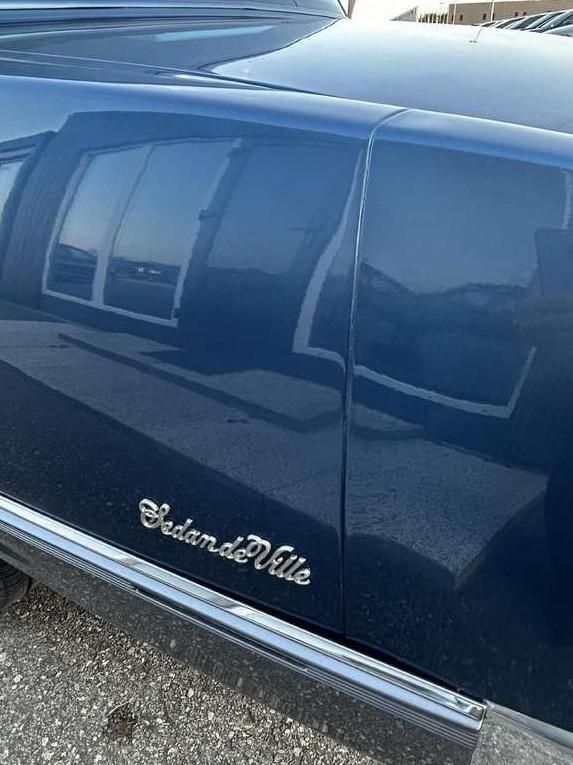 Cadillac DeVille | 15