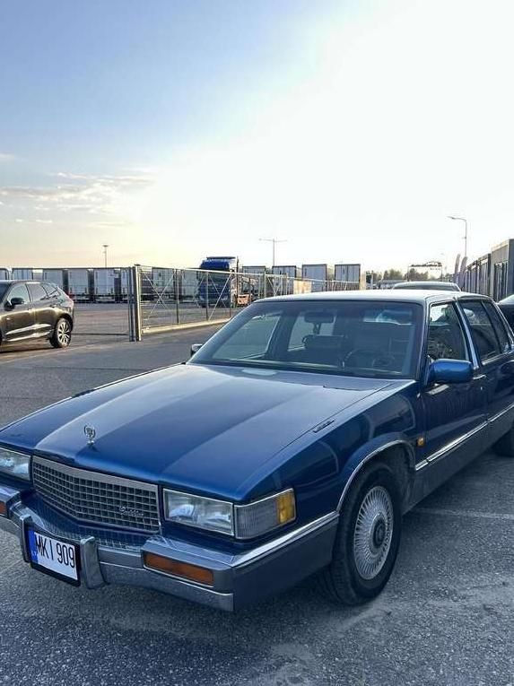 Cadillac DeVille | 1