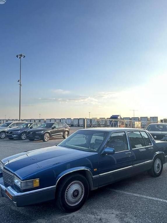 Cadillac DeVille | 3