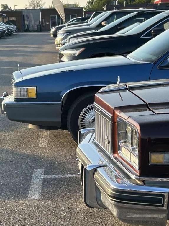 Cadillac DeVille | 18